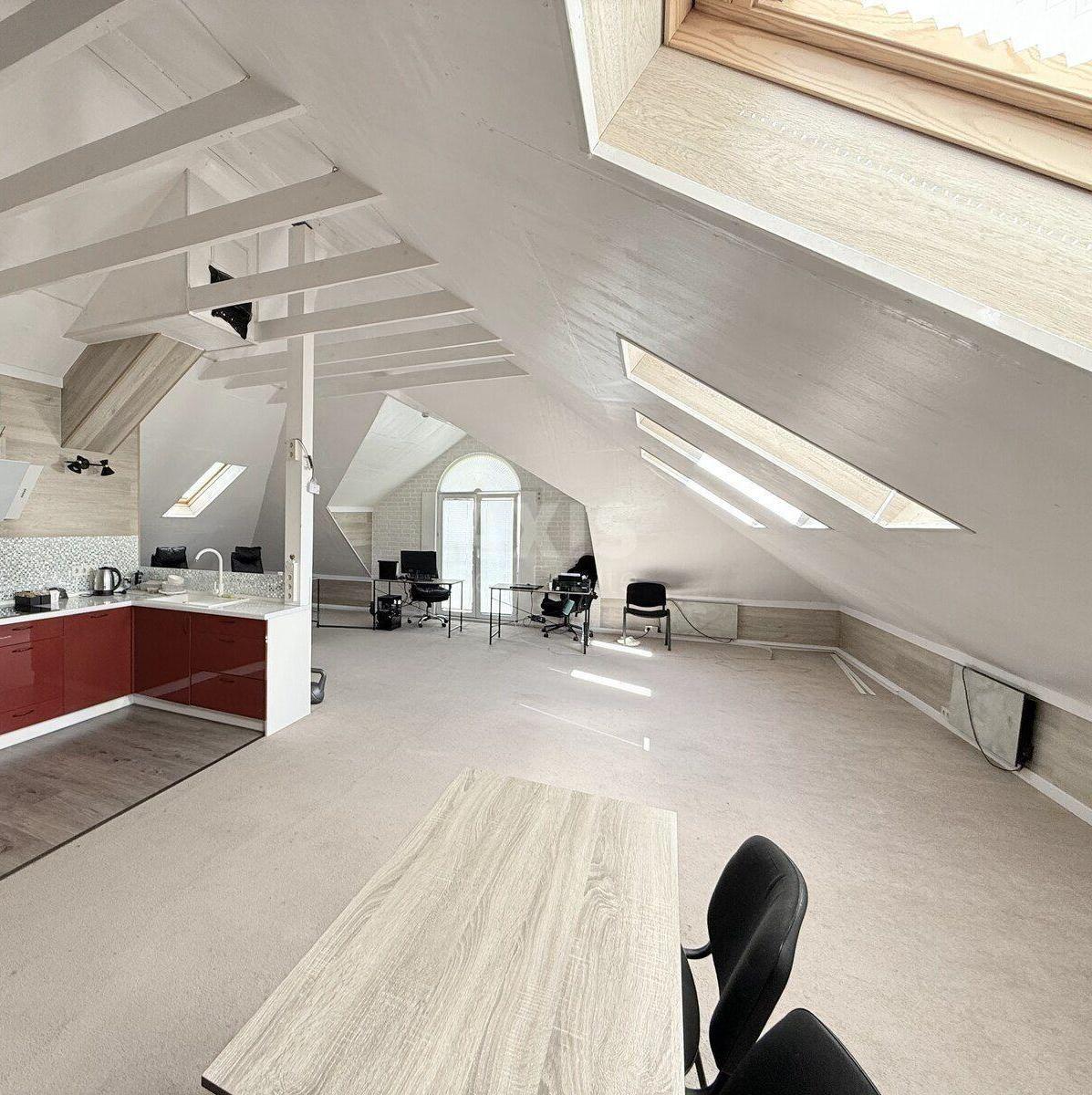 Office bul. Druzhby Narodiv 26/1, 686m2581724