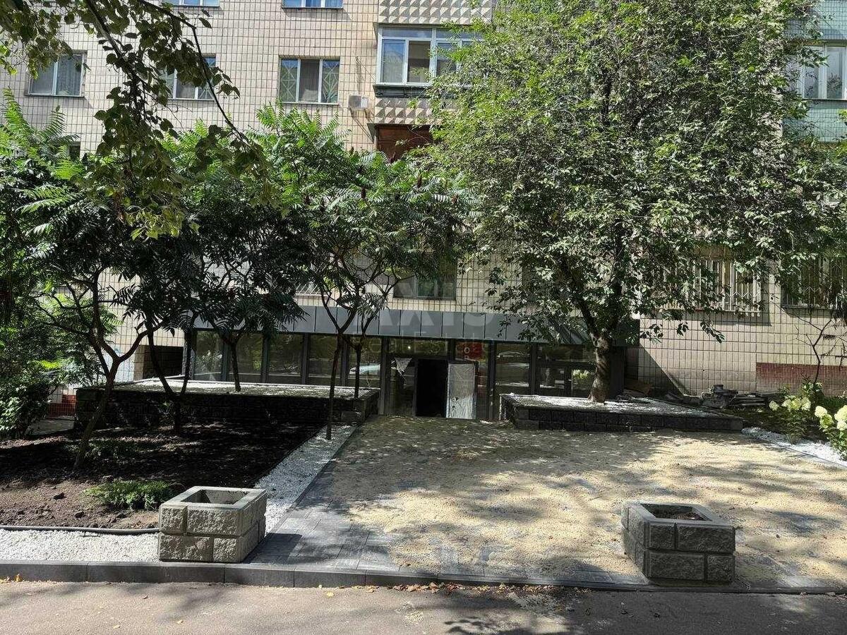 Об'єкт торгівлі вул. Предславинська 38, 48м258121