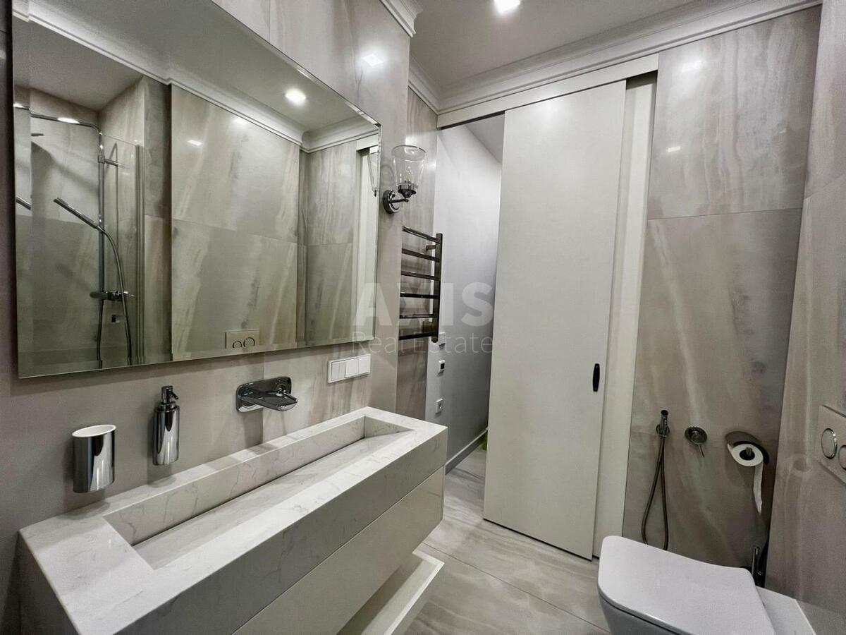 3k apartment vul. Dragomyrova Myhajla 147