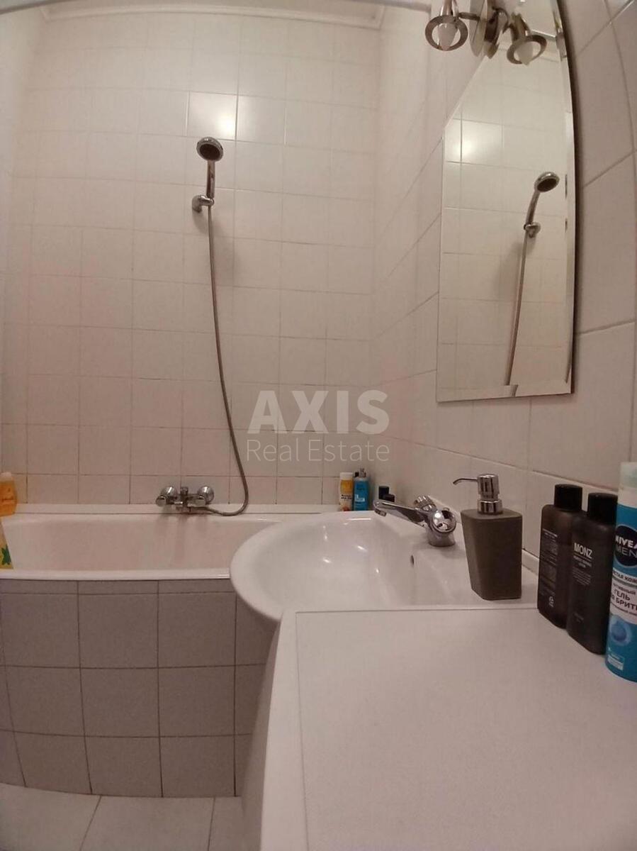 1k apartment vul. Mezhygirs'ka 568