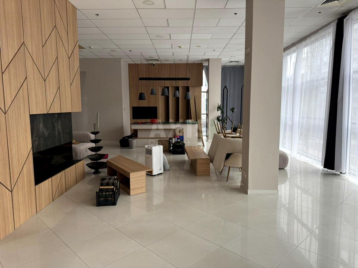 Office pl. L'vivs'ka 8, 677m263430