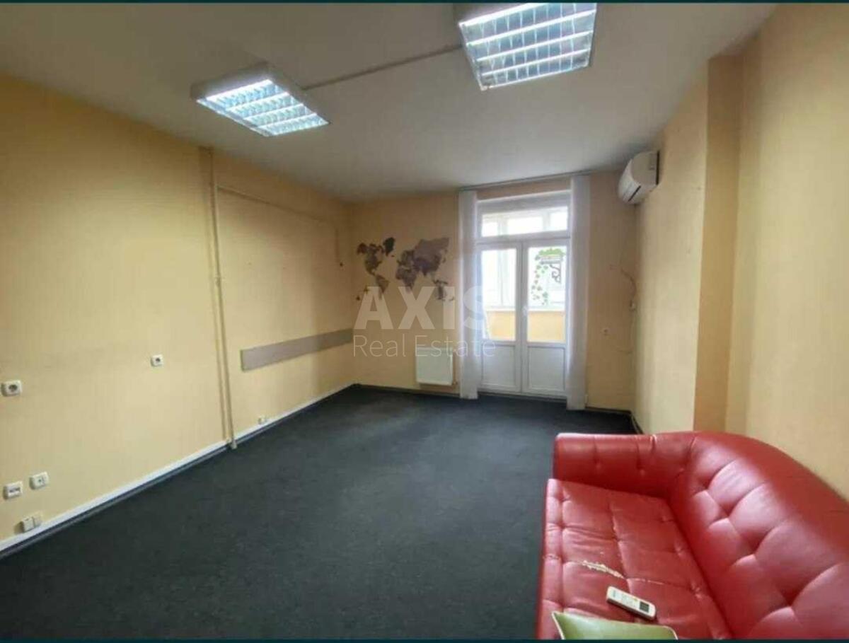 Office vul. Okipnoi' Rai'sy 8, 90m23