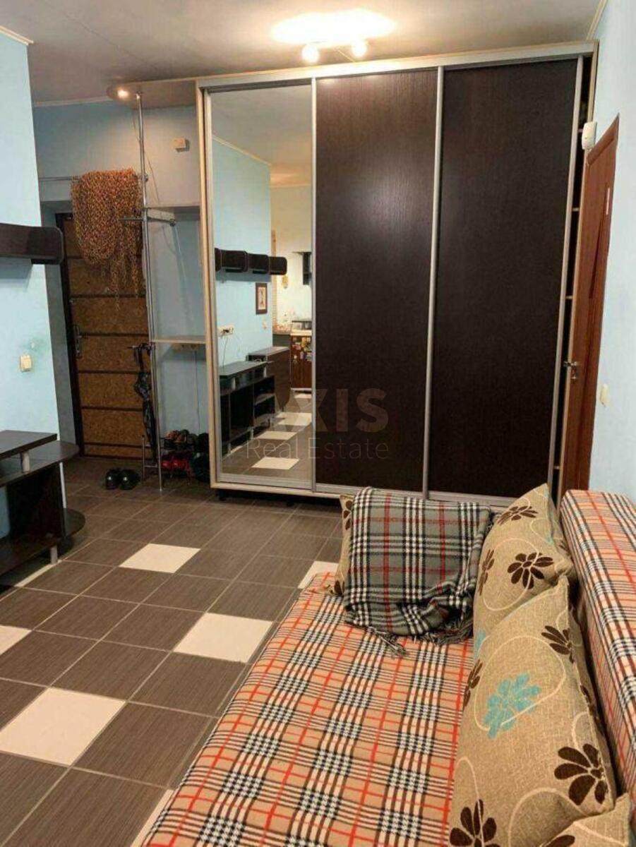 2k apartment vul. Kravchenka Mykoly 10/120