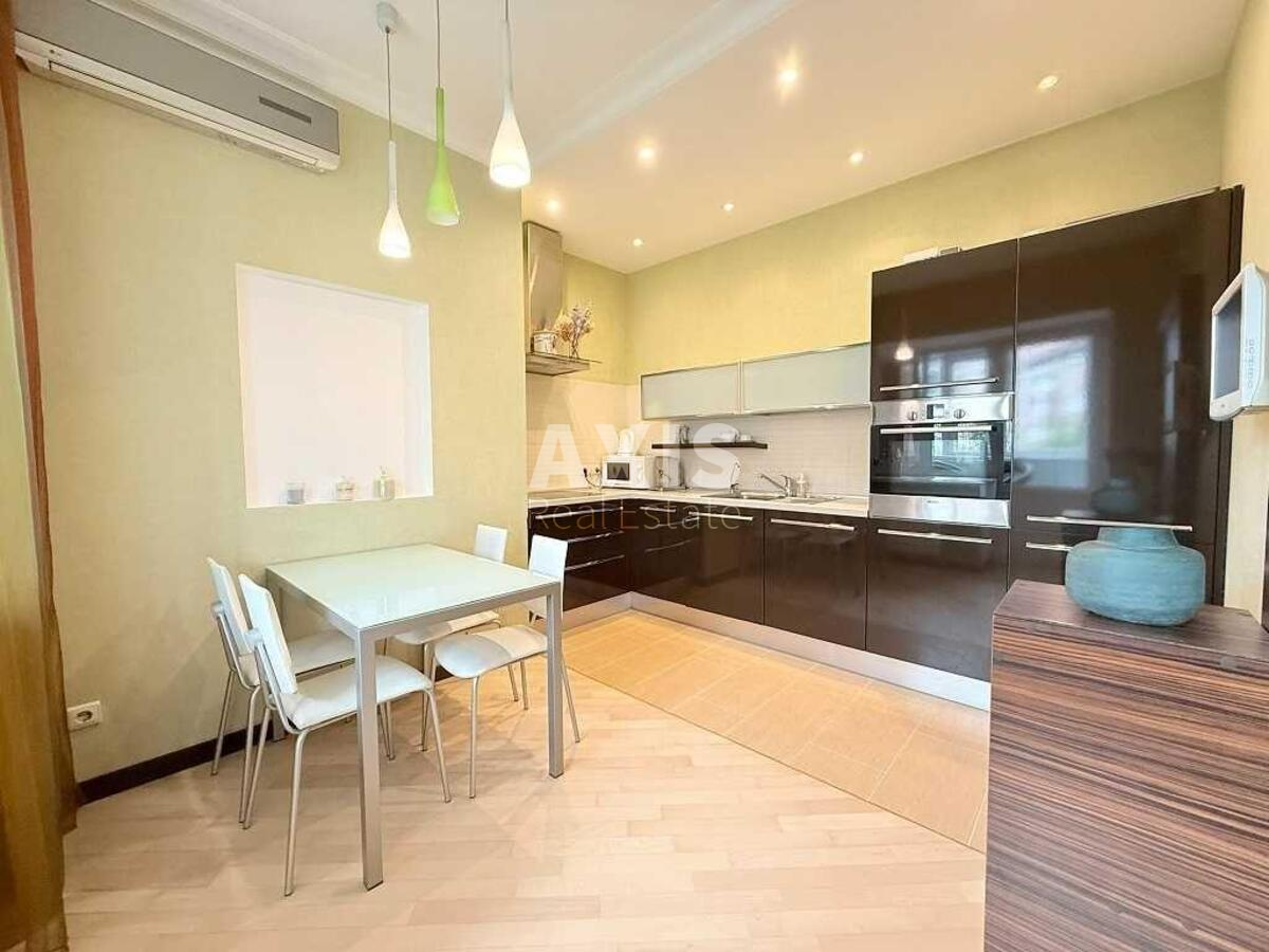 2k apartment vul. Sholudenka 30