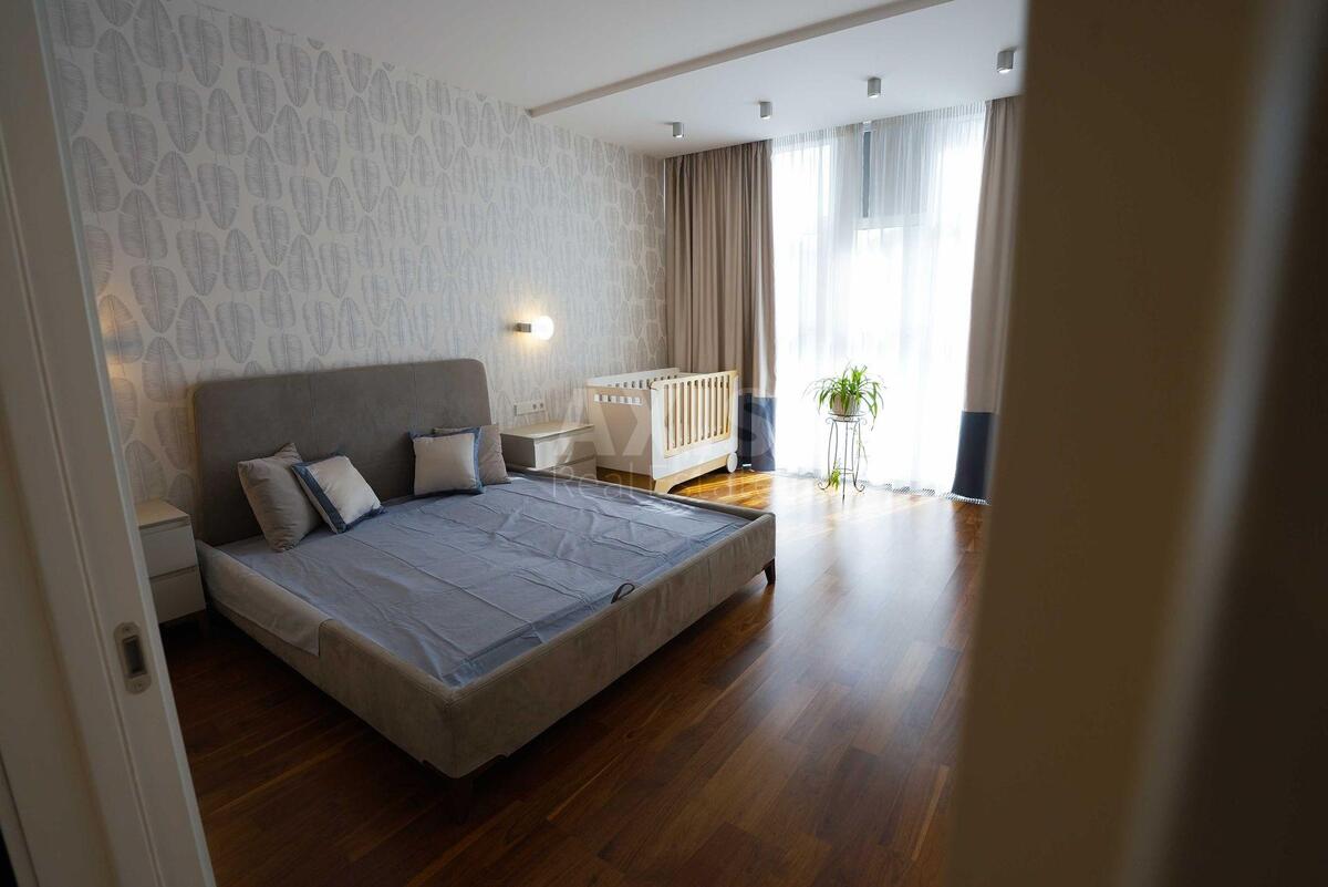 3k apartment vul. Dragomyrova Myhajla 202