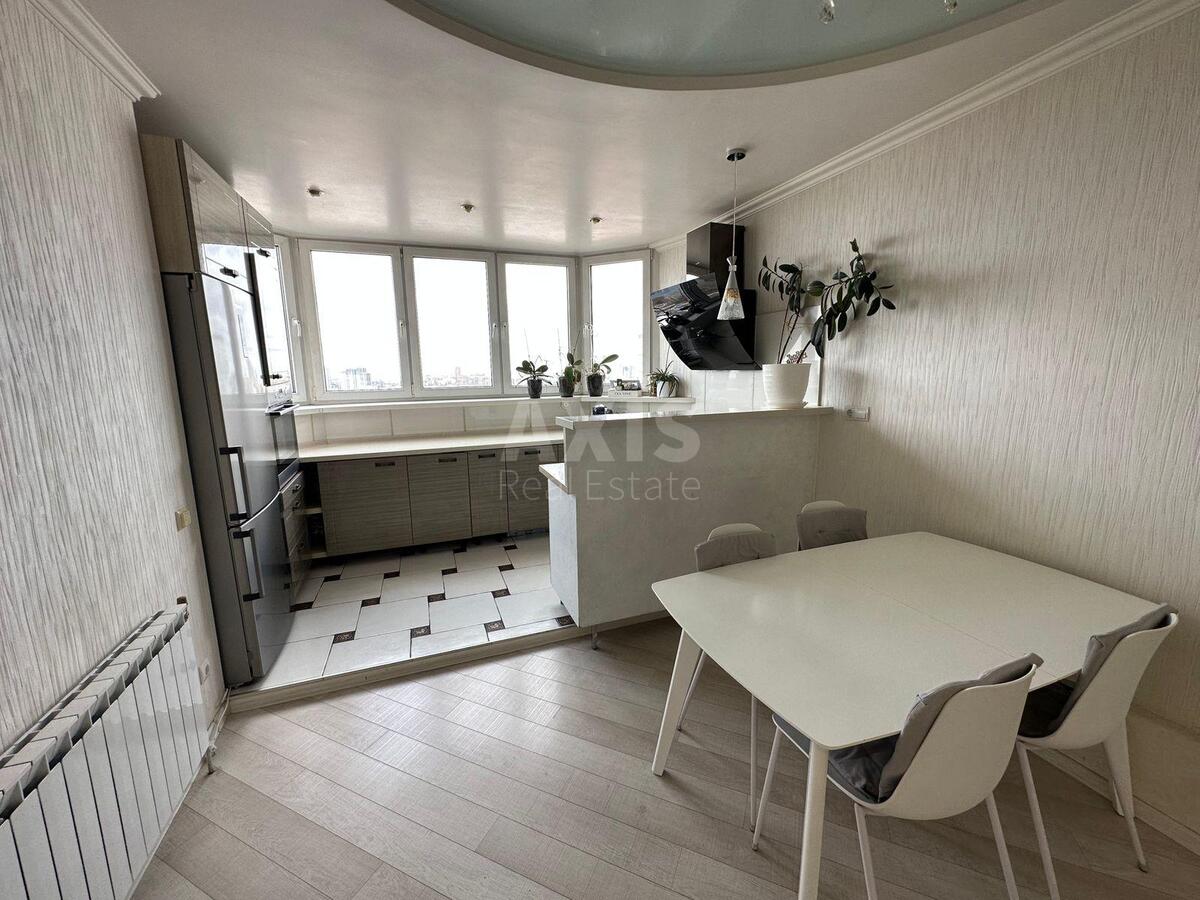 2k apartment vul. Oleny Pchilky 62