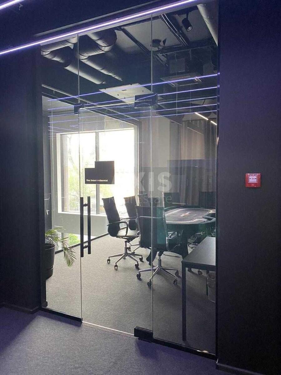 Office vul. Antonovycha 74, 680m2598511
