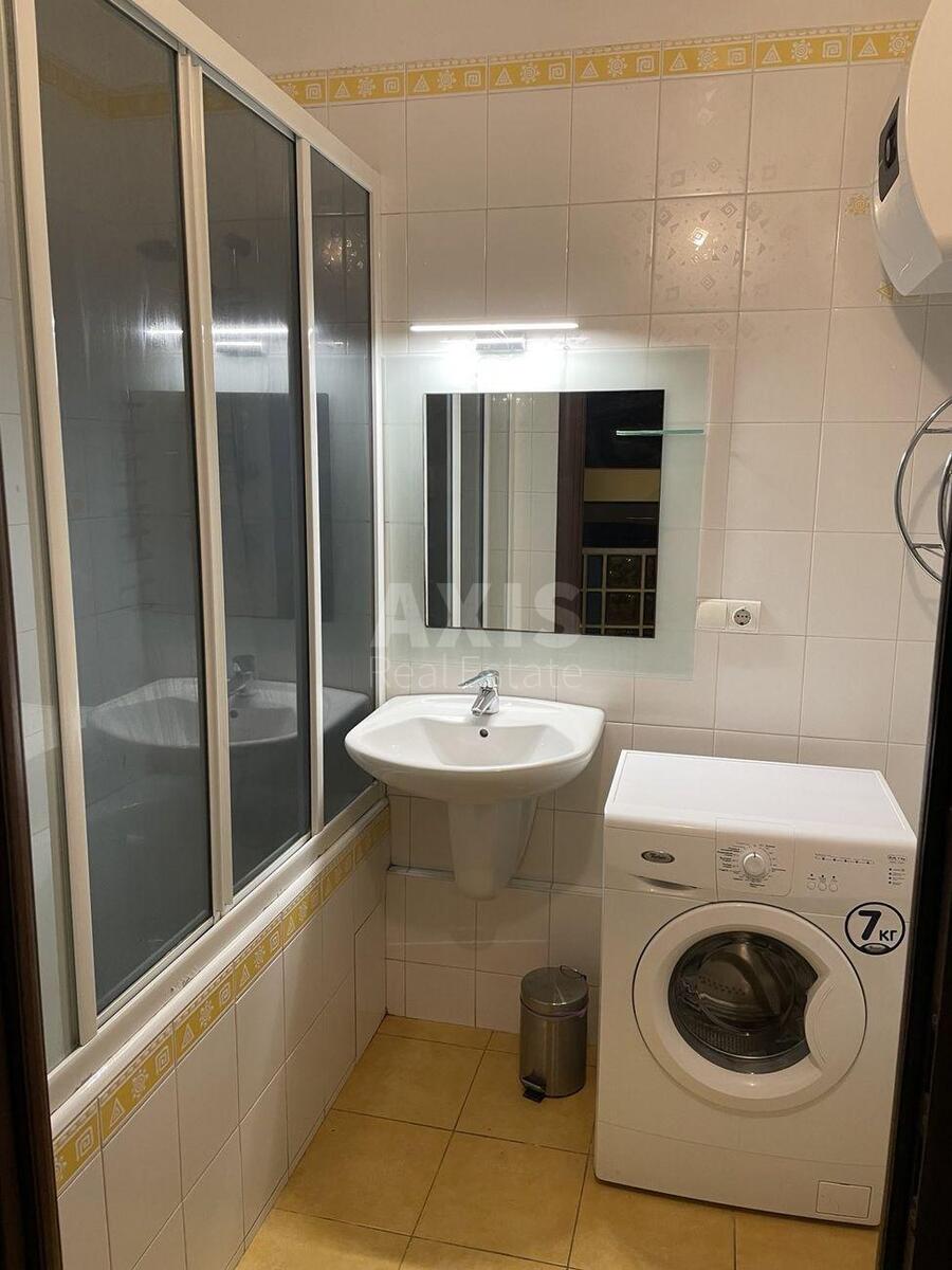 1k apartment vul. Volodymyrs'ka 92/393