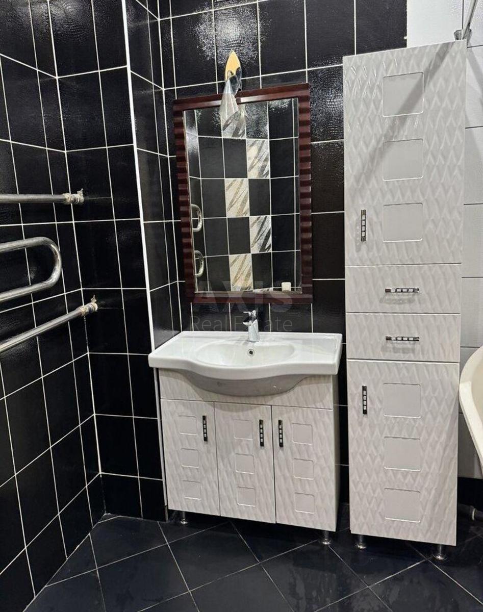 2k apartment vul. Yulia Zdanovska 46/19