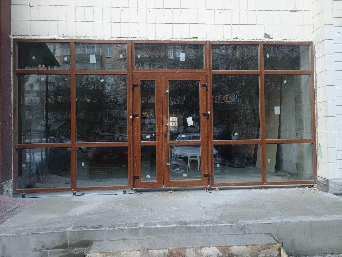 Office vul. Geroi'v Kosmosu 4, 165m2