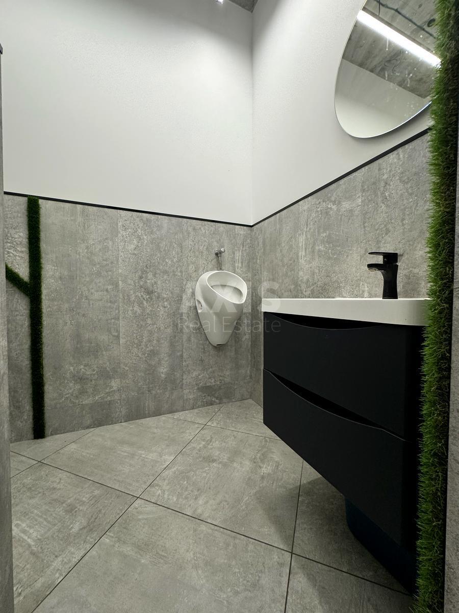 Office vul. Jevgena Konoval'cja 44, 164m2618149