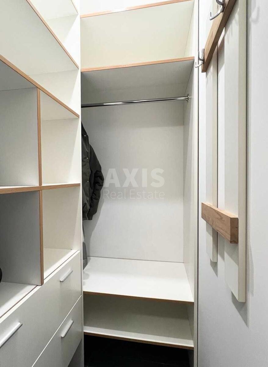 1k apartment vul. Bogatyrs'ka 6А8