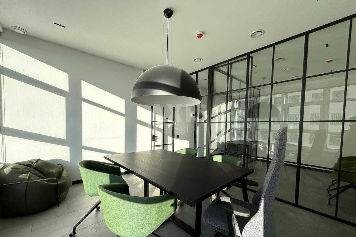 Office uzv. Klovs'kyj 7, 133m21