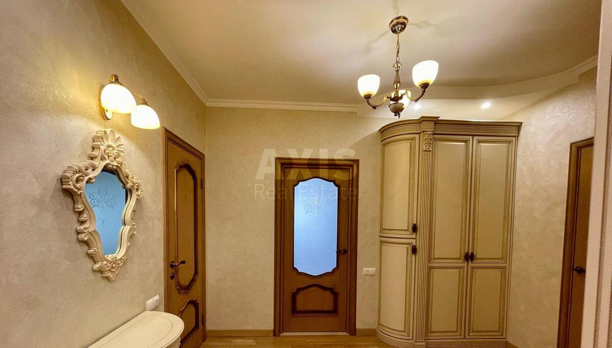 2k apartment vul. Bakyns'ka 37Д5