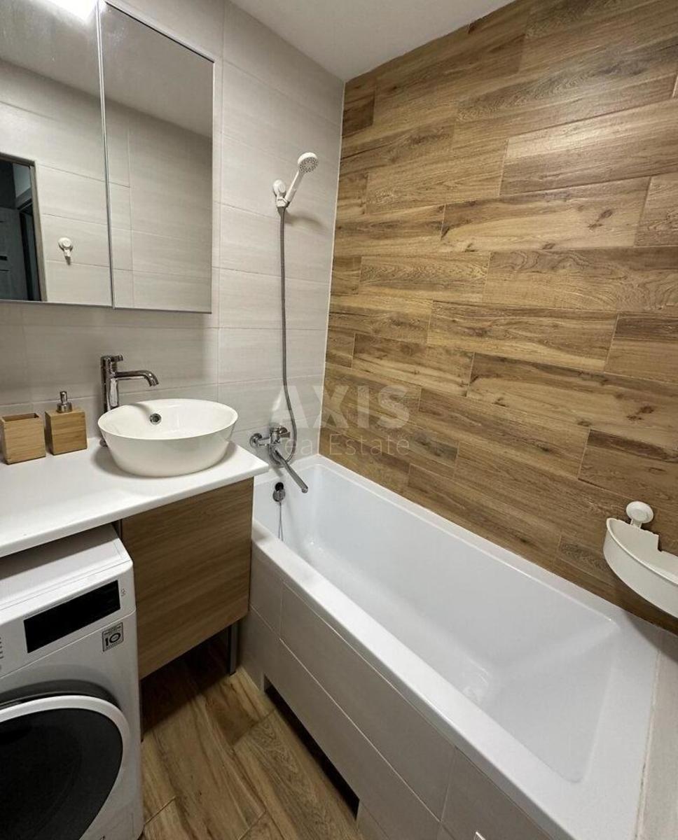 1k apartment vul. Verbyc'kogo Arhitektora 17В1