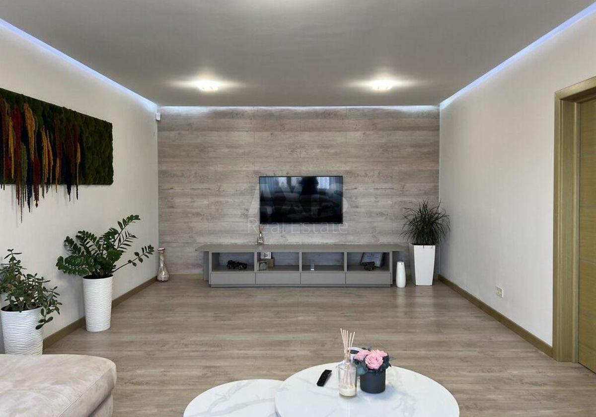 3k apartment vul. Yulia Zdanovska 71Г2