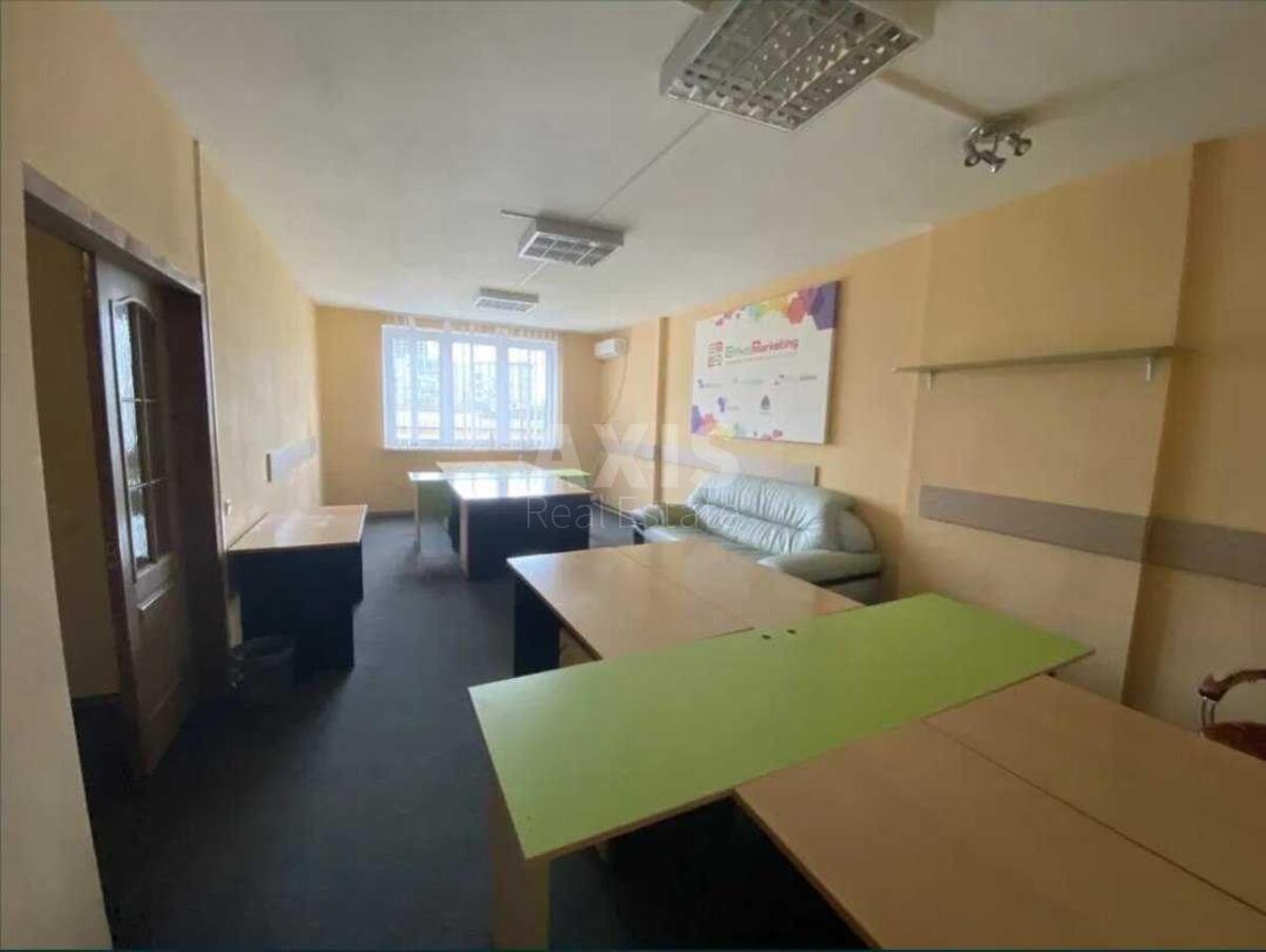 Office vul. Okipnoi' Rai'sy 8, 90m20