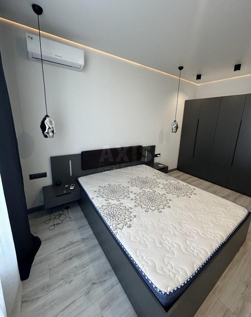 2k apartment vul. Oleksandra Olesja 5А4