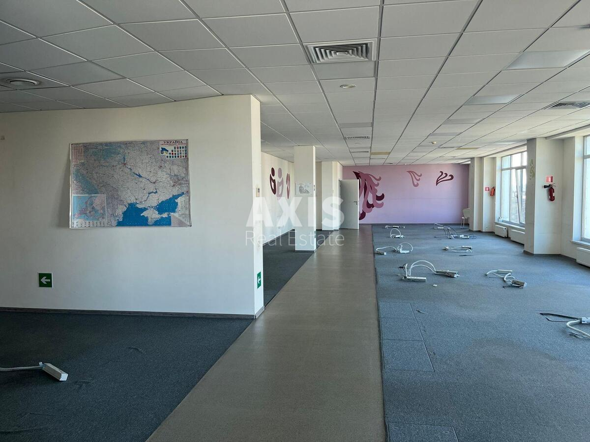Office vul. Degtjarivs'ka 27Т, 700m2542839