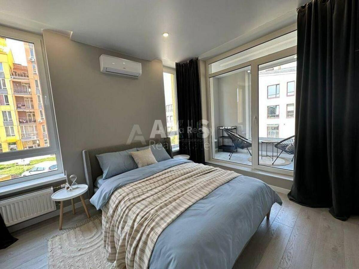 4k apartment vul. Berezneva 122