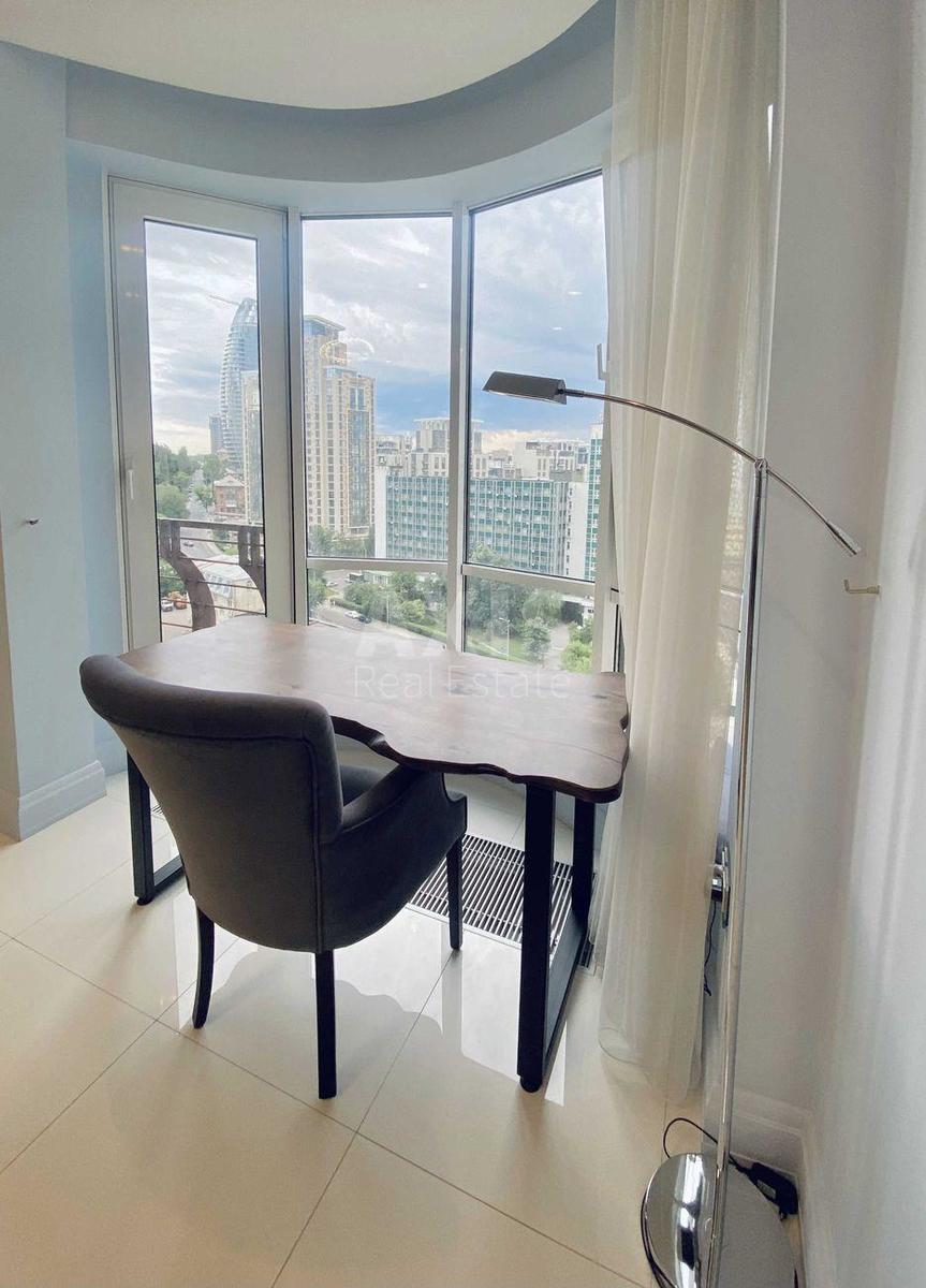2k apartment vul. Barbjusa Anri 73/12