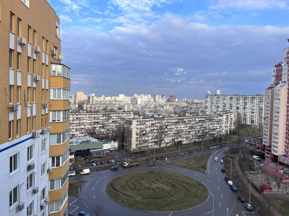 4к квартира пр-т Тычины Павла 16/25985012
