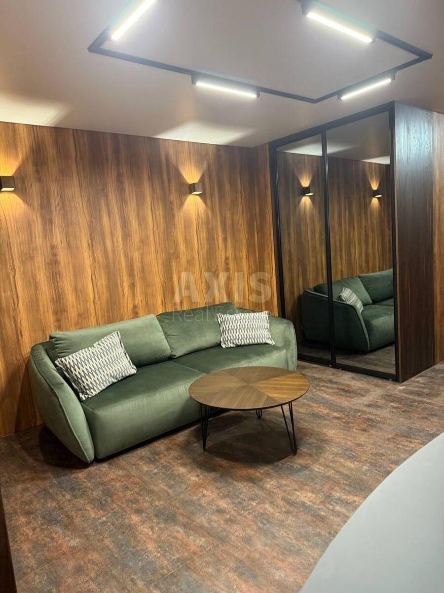 Office vul. Kustanajs'ka 13, 67m24