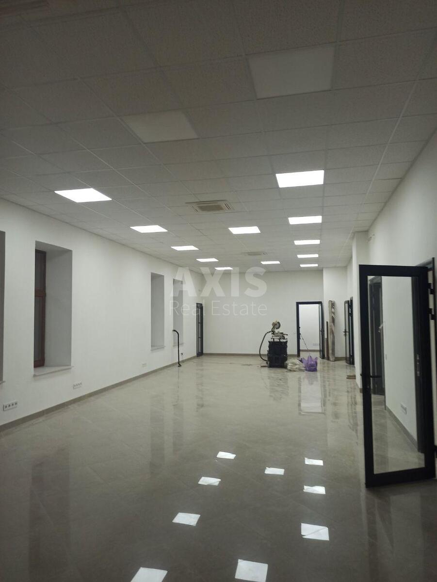 Office vul. Zhyljans'ka 19, 800m25