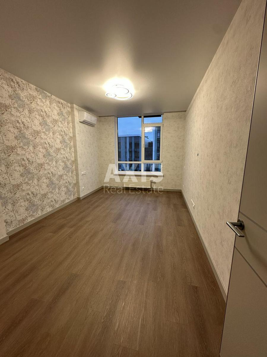 1k apartment bul. Ryl's'kogo Tadeja 11