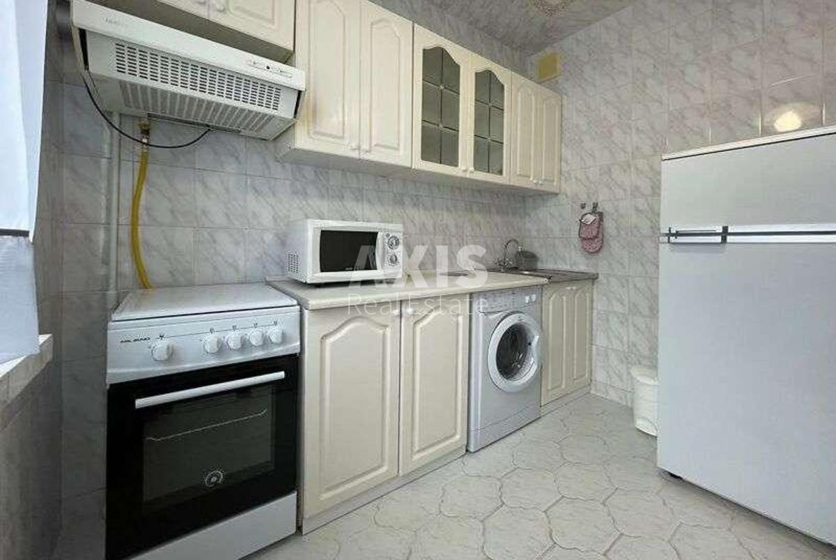 2k apartment vul. Oleny Pchilky 3А