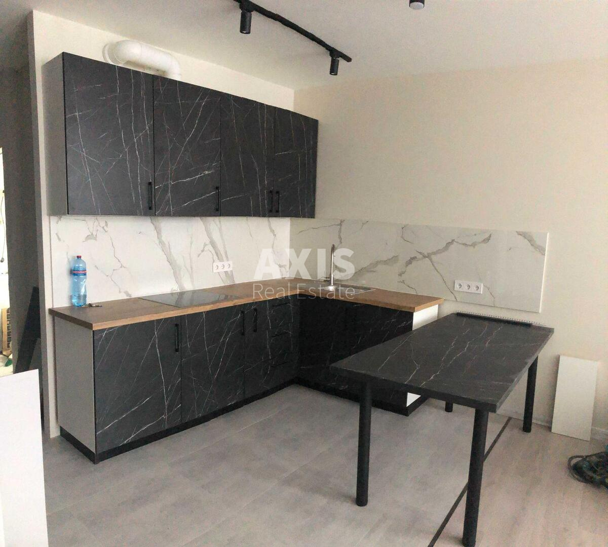 1k apartment vul. Zaliznychna 32