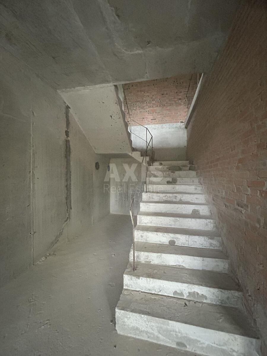 Trade object vul. Zhyvopysna 3, 126m24