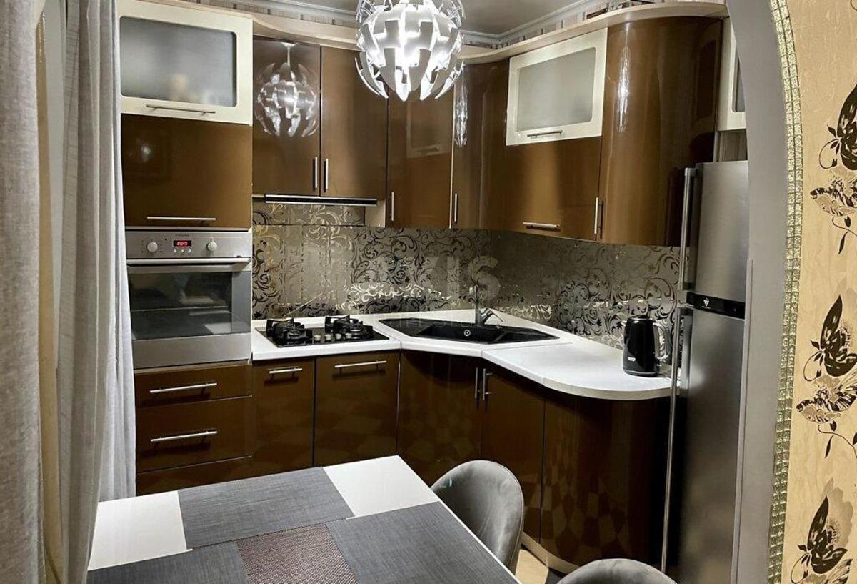 2k apartment vul. Myhajla Maksymovycha 24