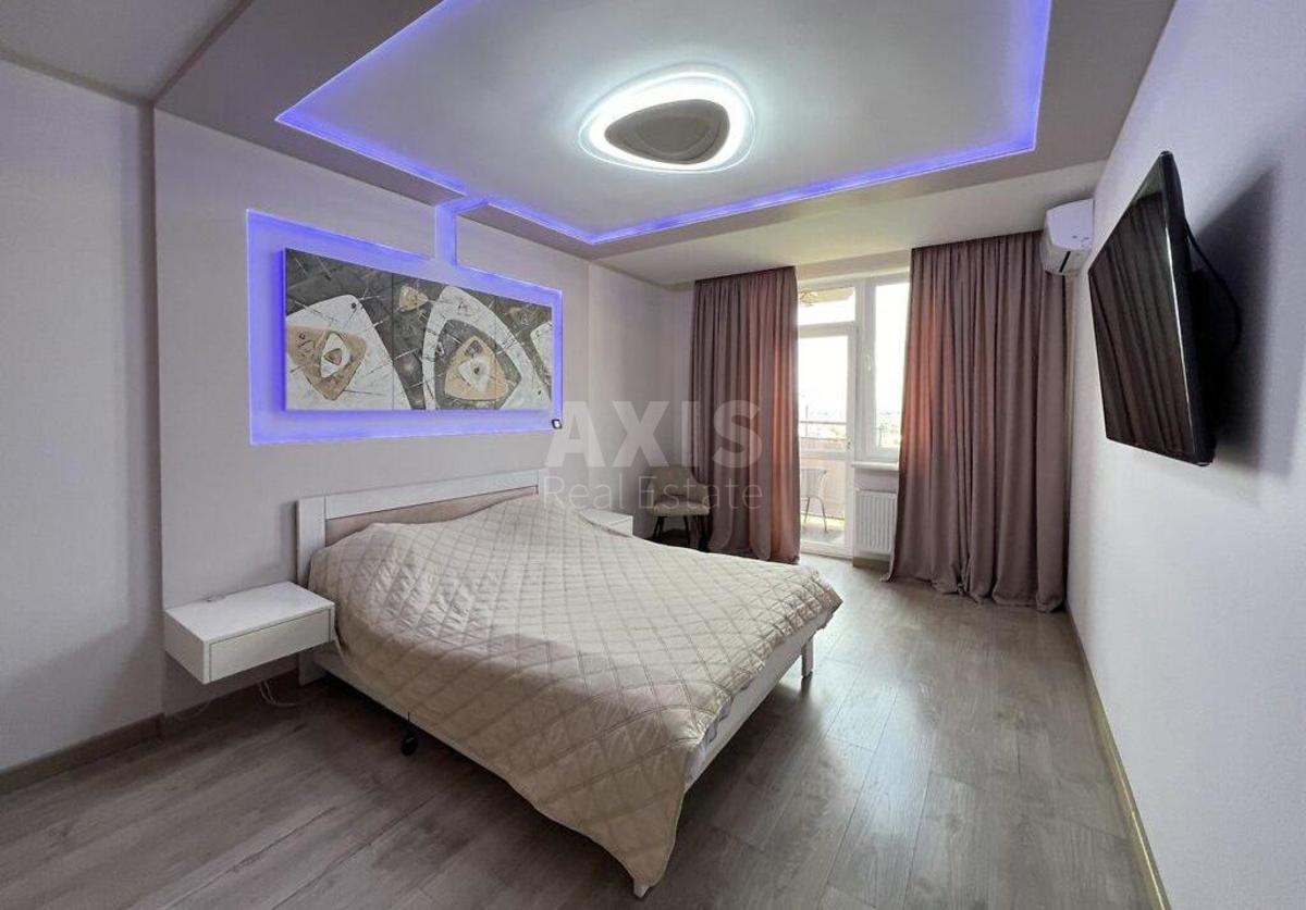 3k apartment vul. Yulia Zdanovska 71Г3