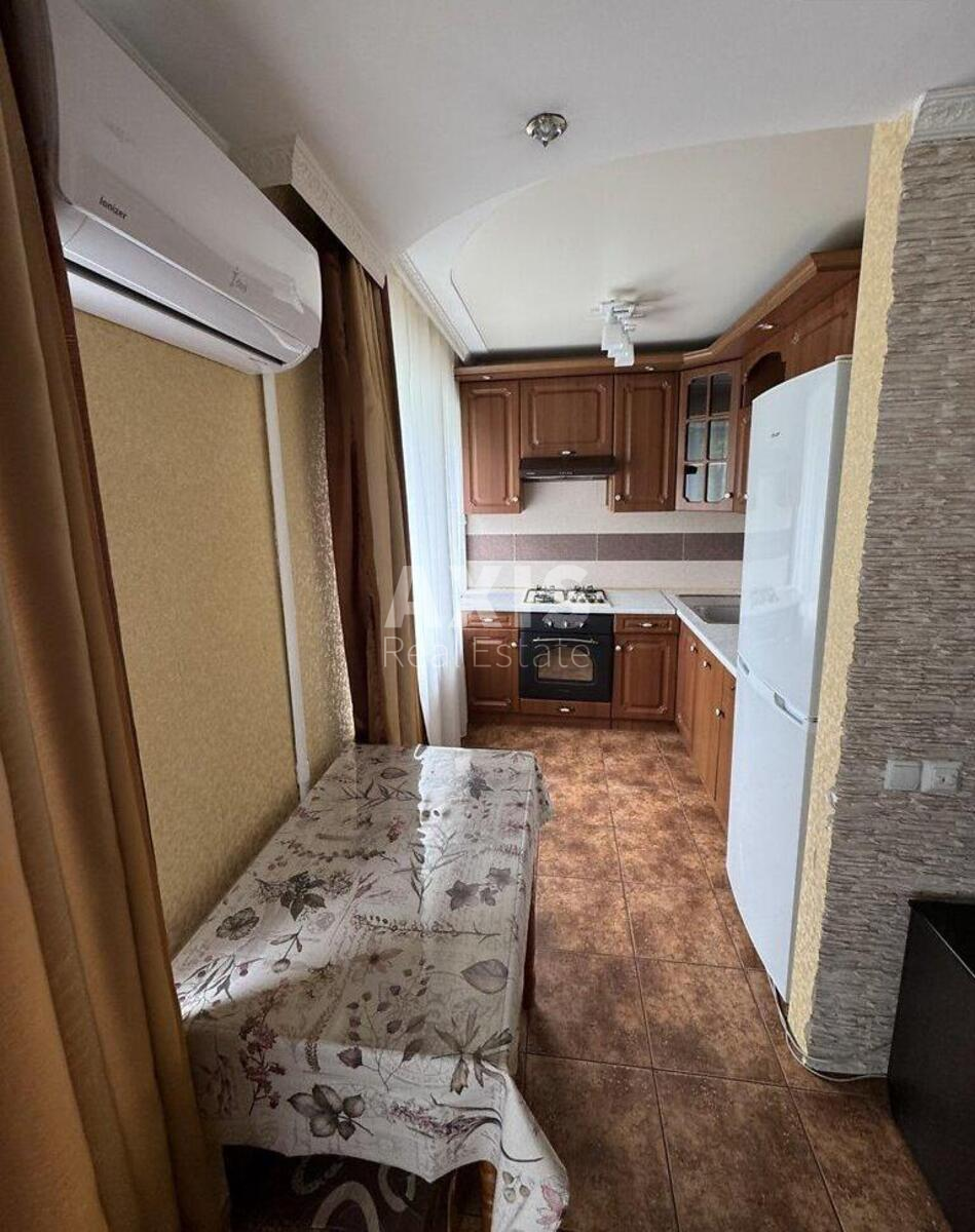 2k apartment pl. Peremogy 200