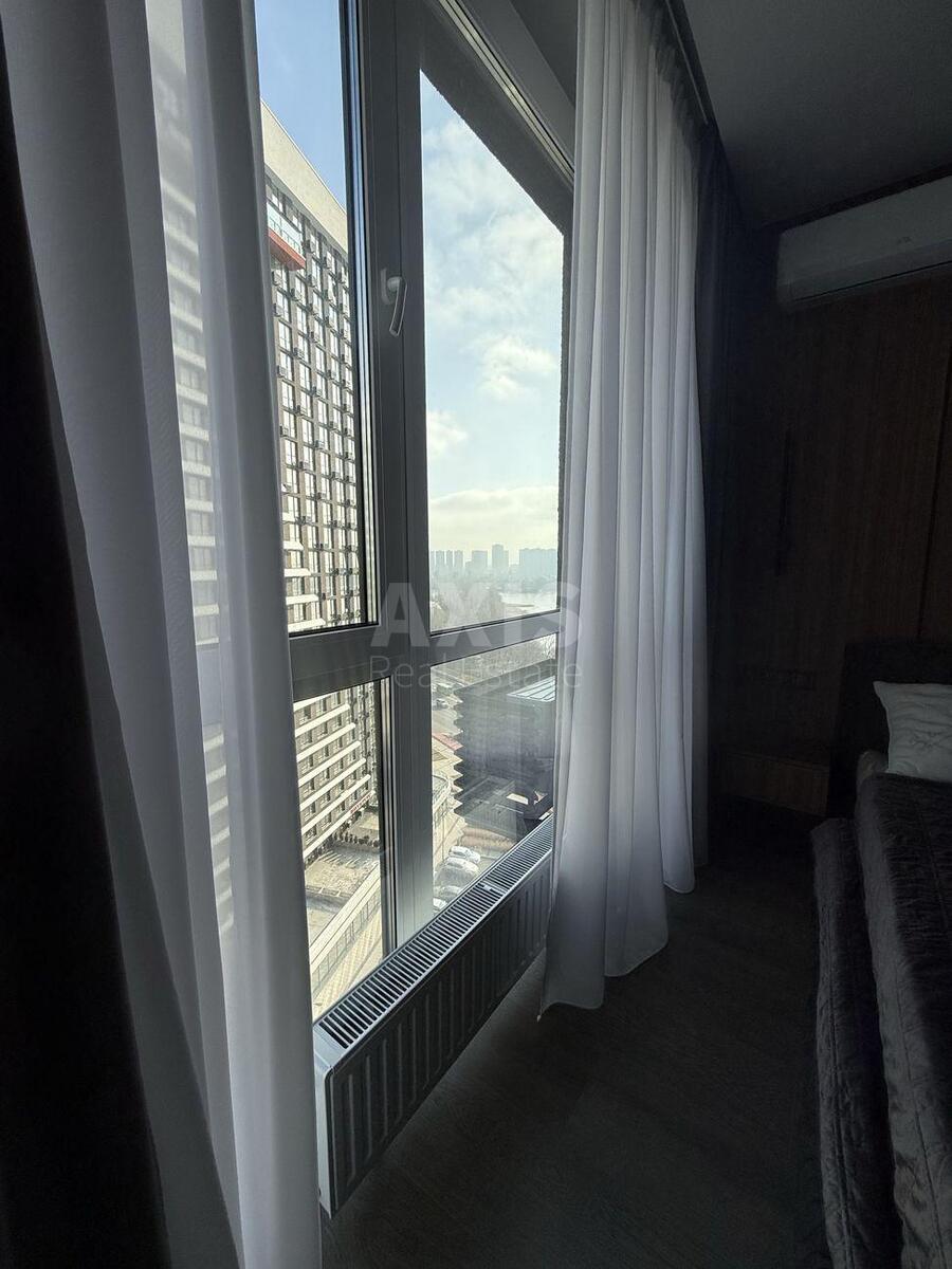 1k apartment nab. Dniprovs'ka 15Е6