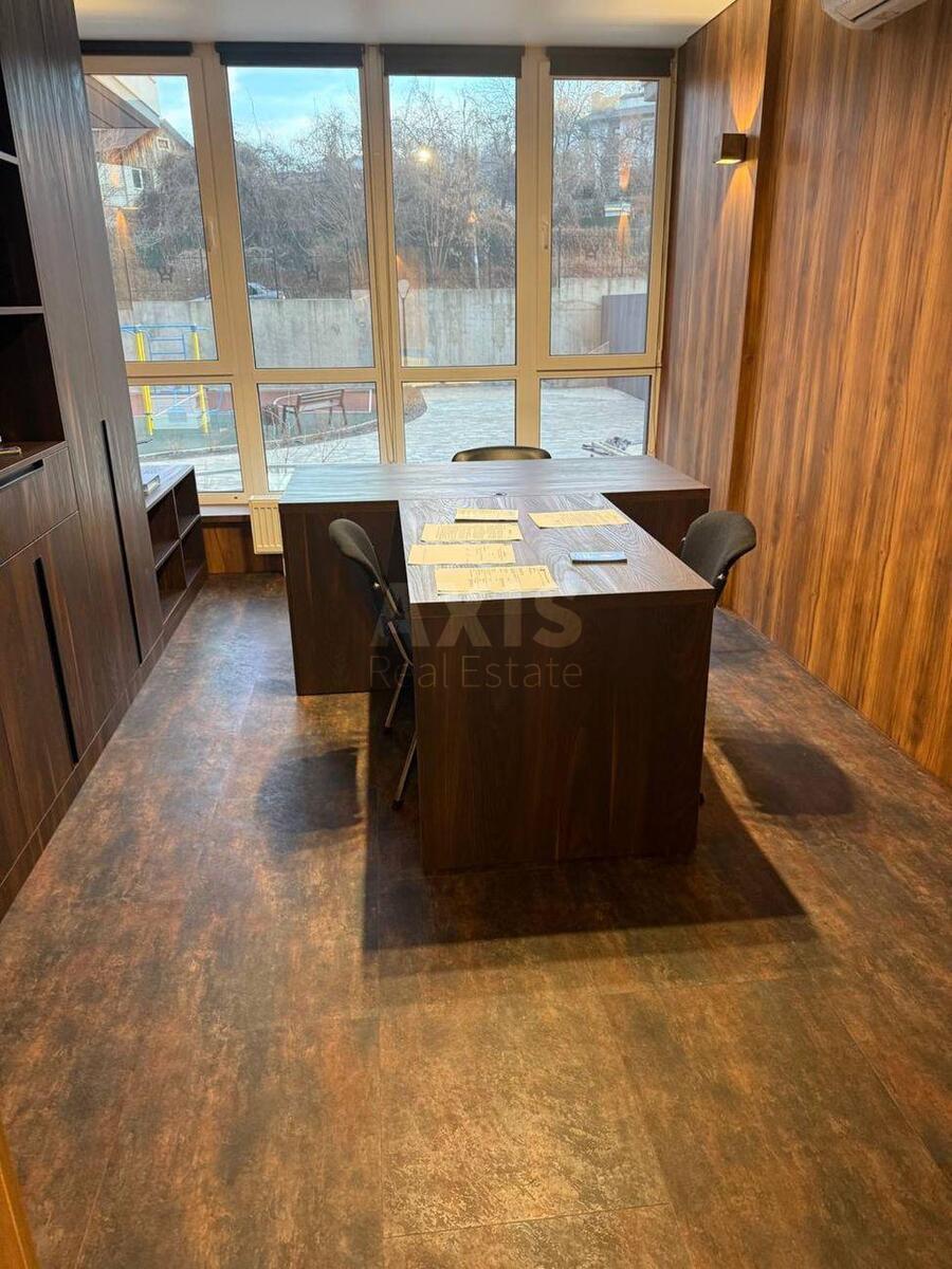 Office vul. Kustanajs'ka 13, 67m25