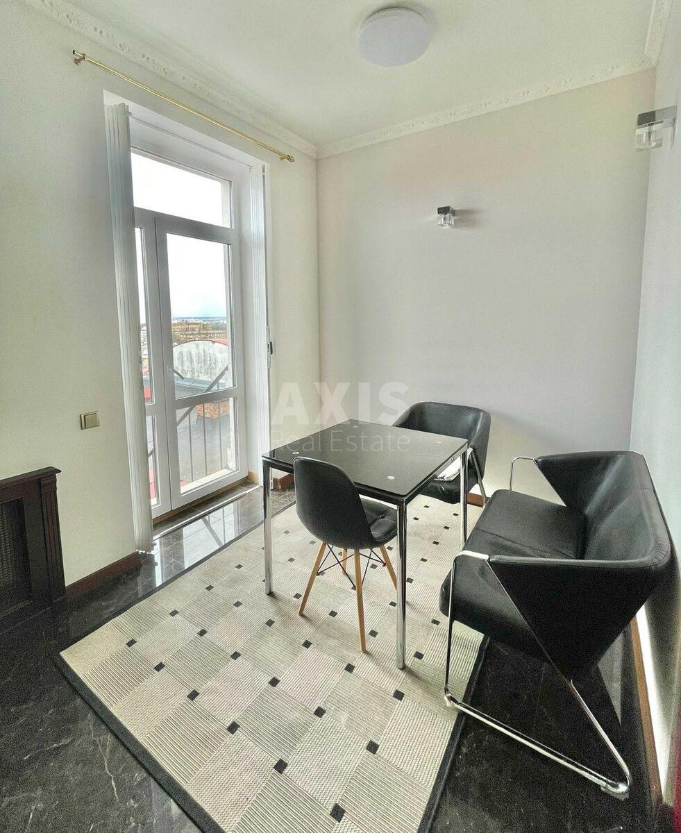3k apartment vul. Irynyns'ka 5/245823512
