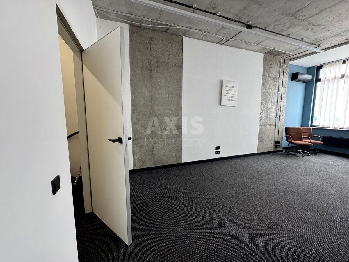 Office vul. Jevgena Konoval'cja 44, 164m26181411