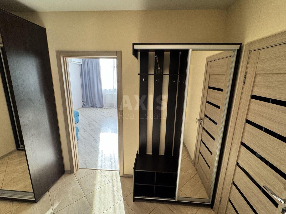 1k apartment vul. Voskresens'ka 148