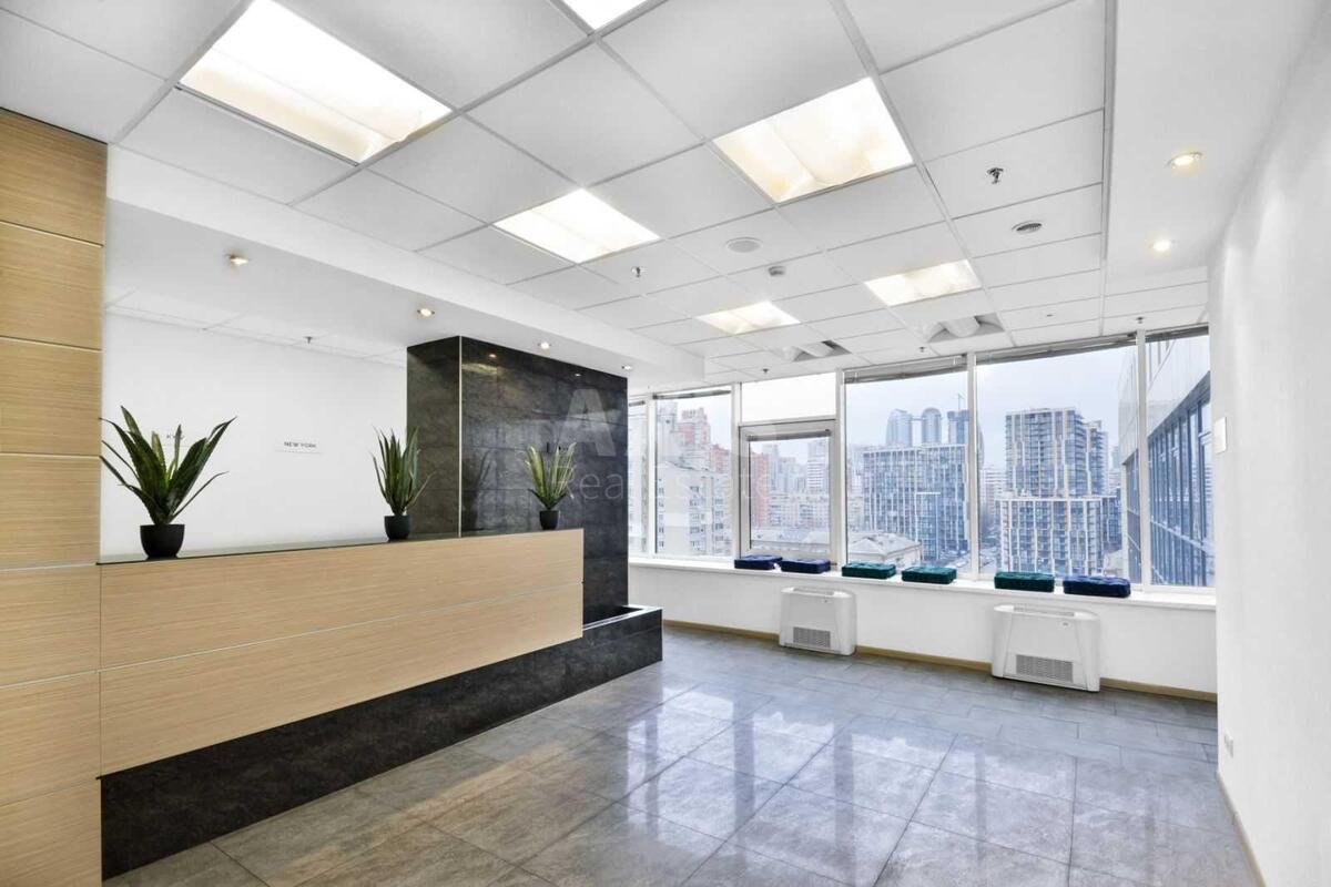 Office vul. Antonovycha 172, 321m2575910