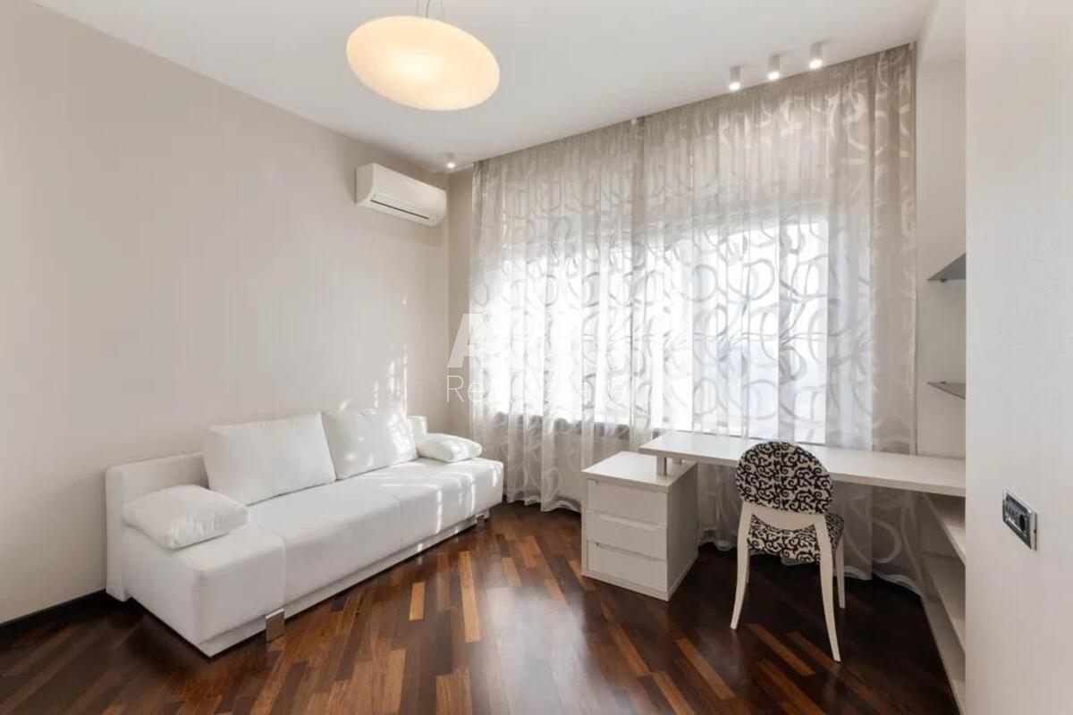 4k apartment vul. Dragomyrova Myhajla 1814
