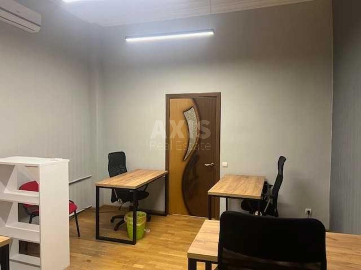 Office vul. Ljuterans'ka 7/10, 65m24