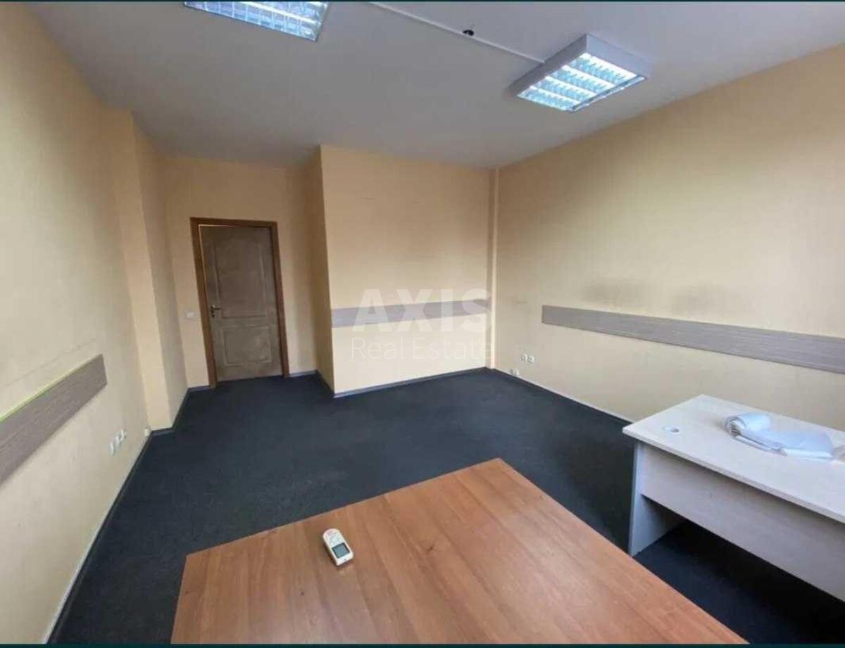 Office vul. Okipnoi' Rai'sy 8, 90m22