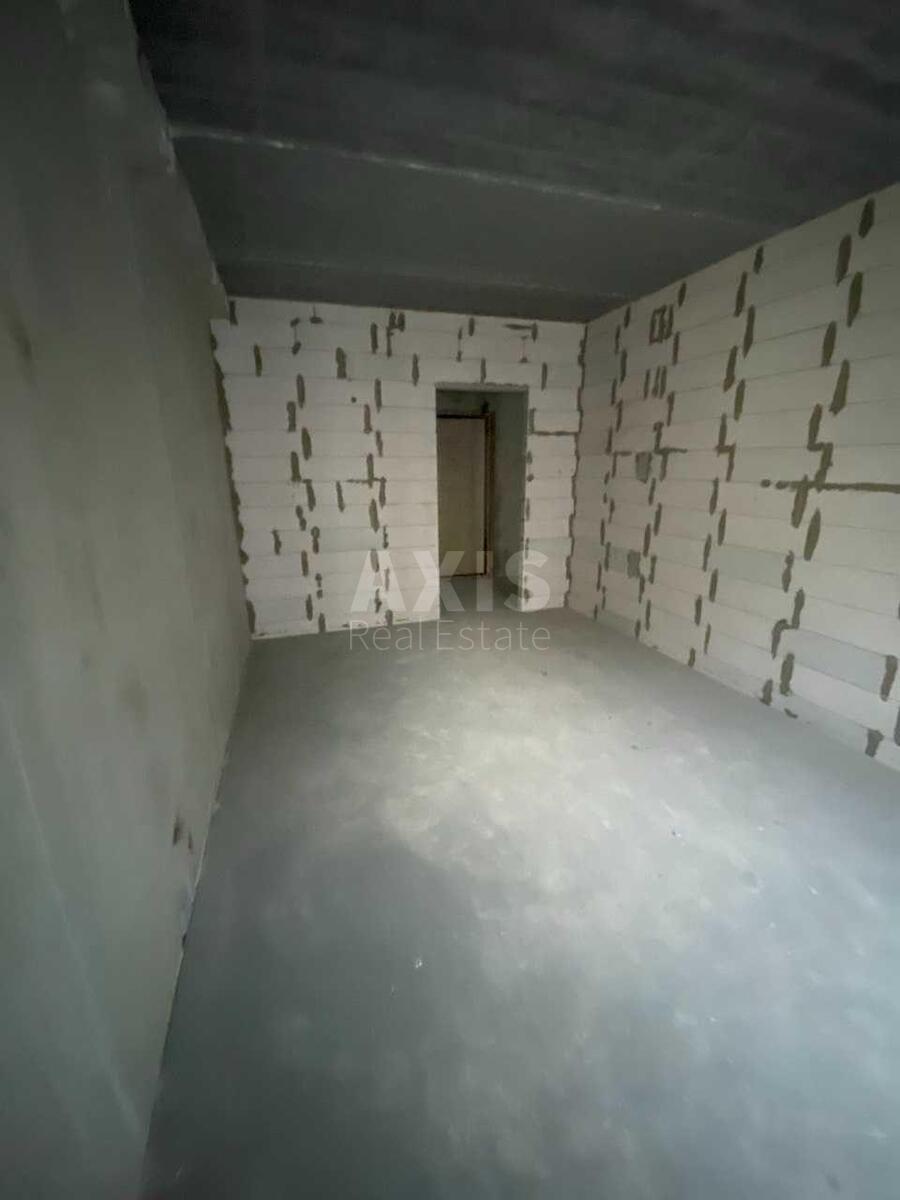 2k apartment vul. Myhajla Maksymovycha 245