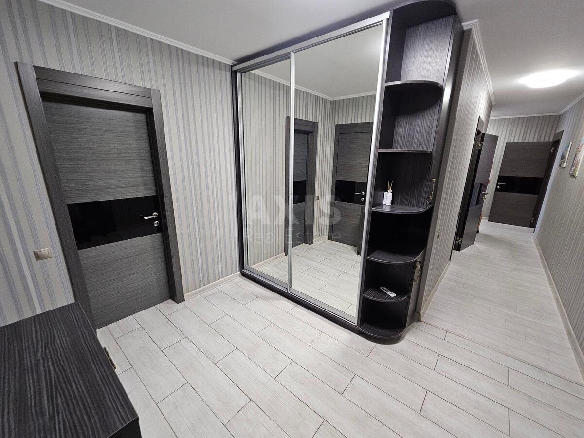 3k apartment vul. Oleny Pchilky 85