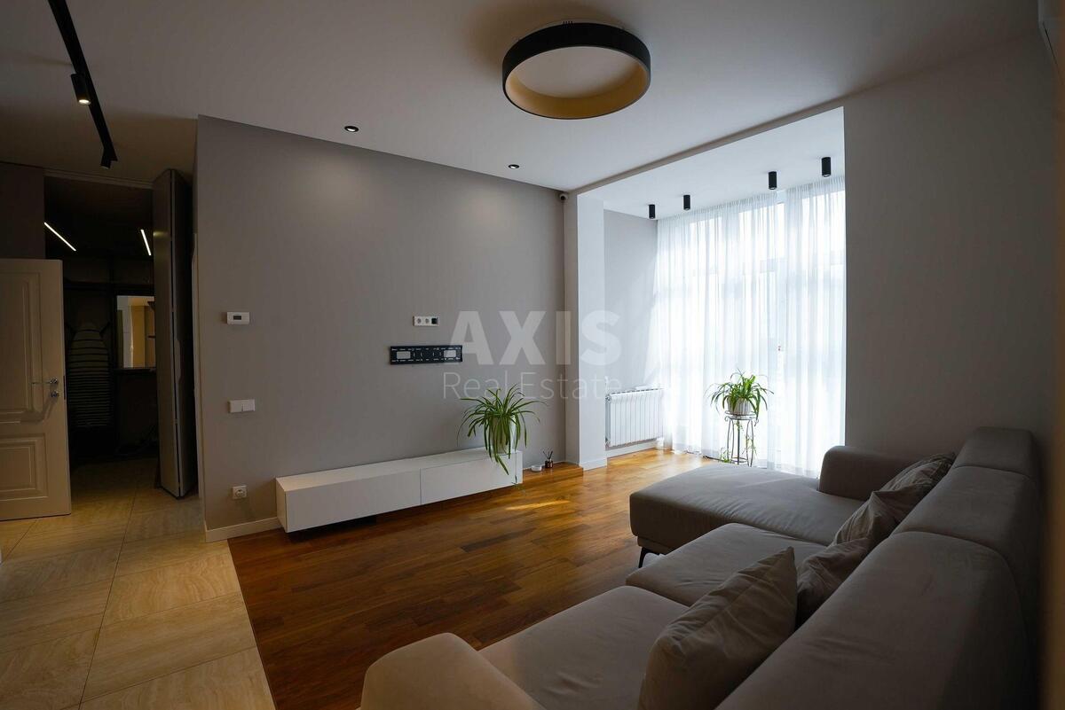 3k apartment vul. Dragomyrova Myhajla 201