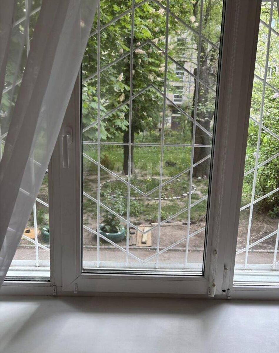 2k apartment vul. Doncja Myhajla 23Б7