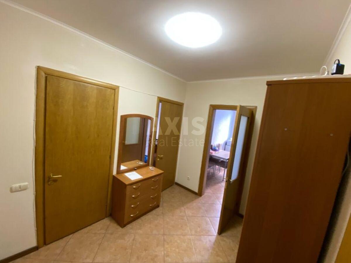 Office vul. Gonchara Olesja 26/28, 90m25