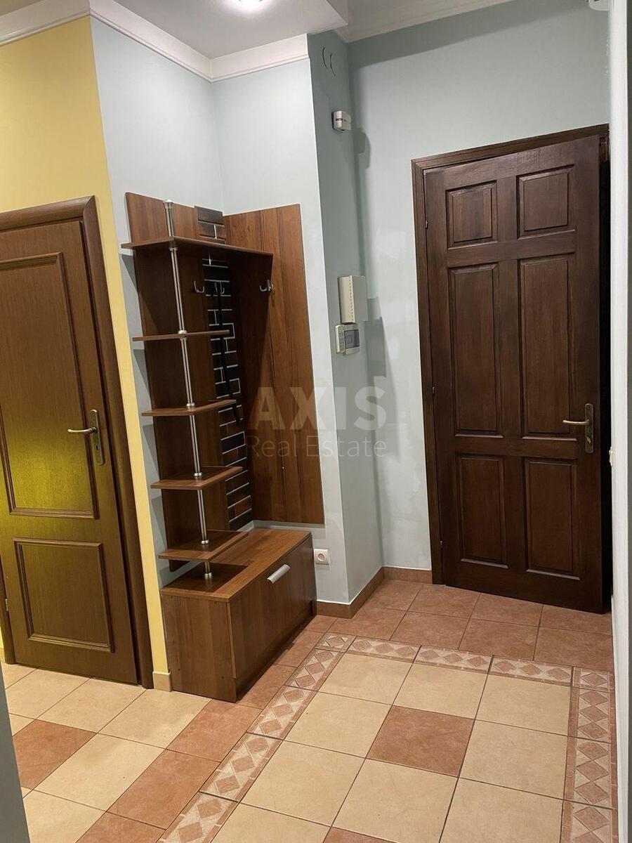 1k apartment vul. Volodymyrs'ka 92/392